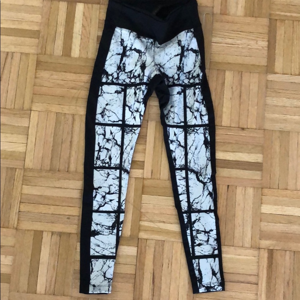 Black and white print legging